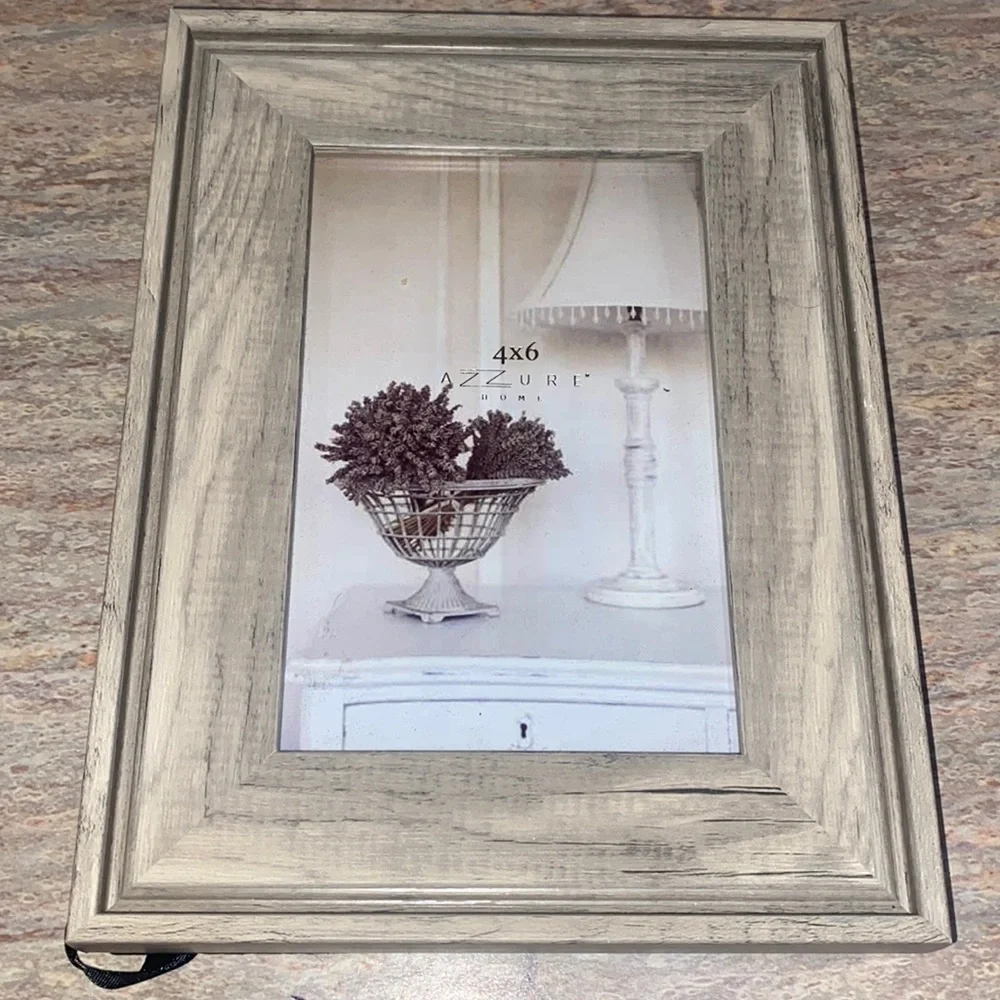 NEW 4 x 6 Picture Frame